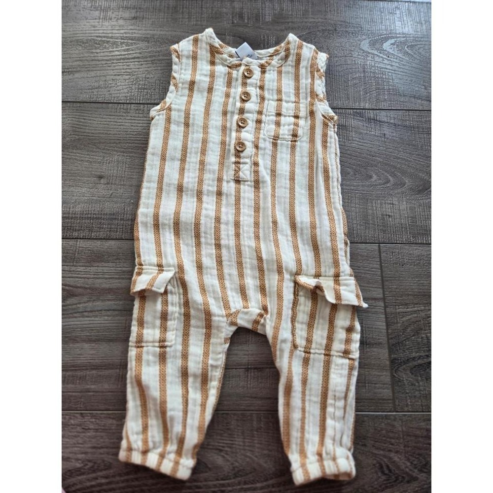 Old navy baby boy‎ romper 3-6 mos